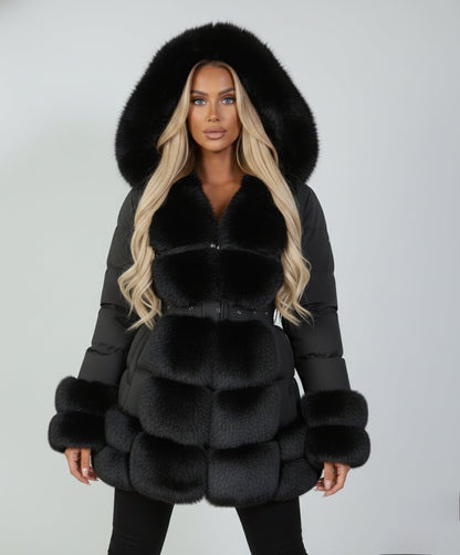 Doudoune courte matelassée avec fausse Fourrure