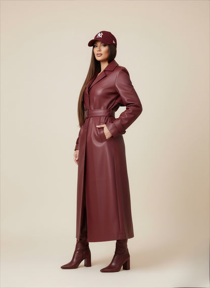 Trench long femme en similicuir bordeaux avec ceinture assortis 