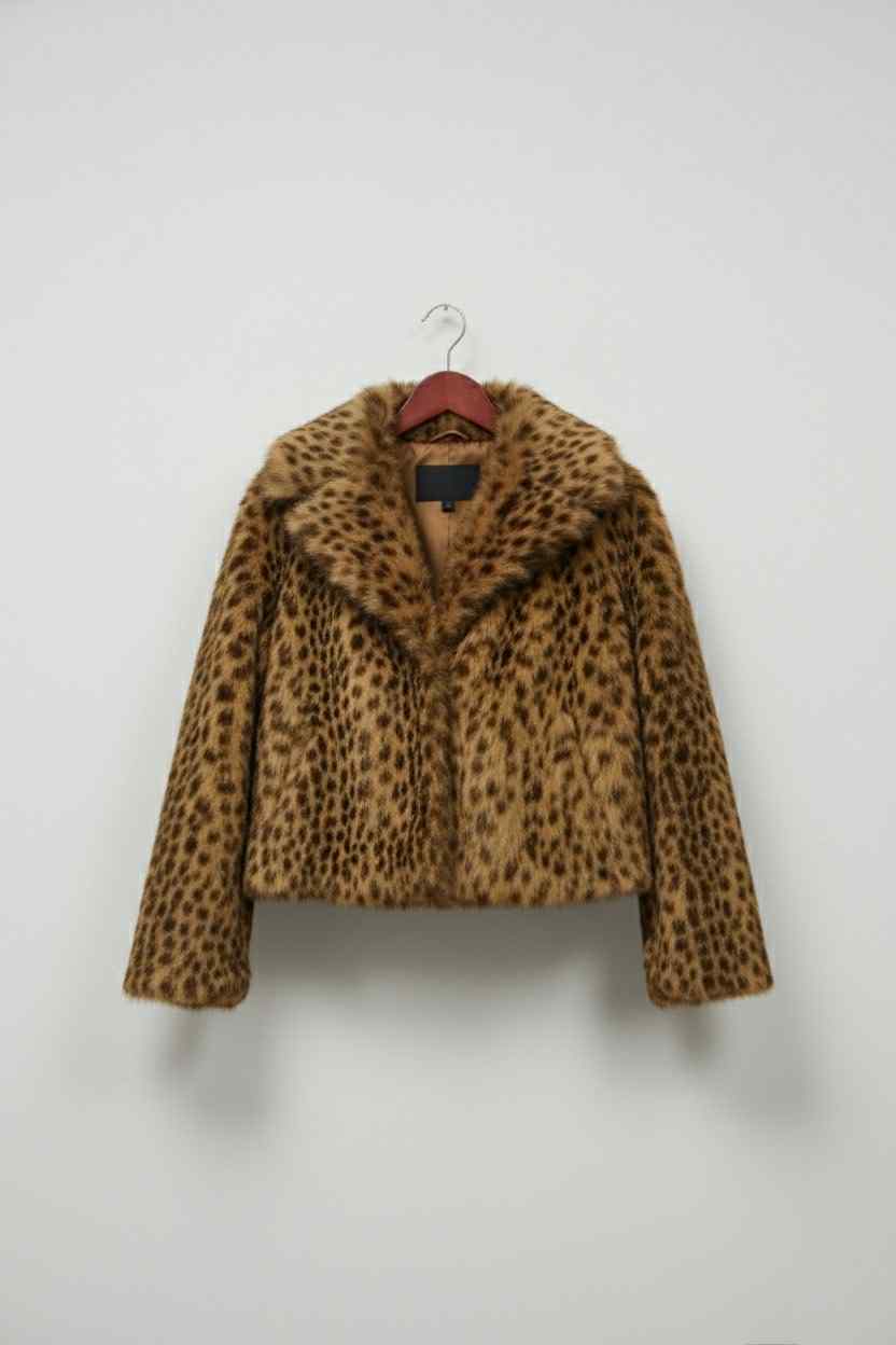 Manteau court en fausse fourrure léopard