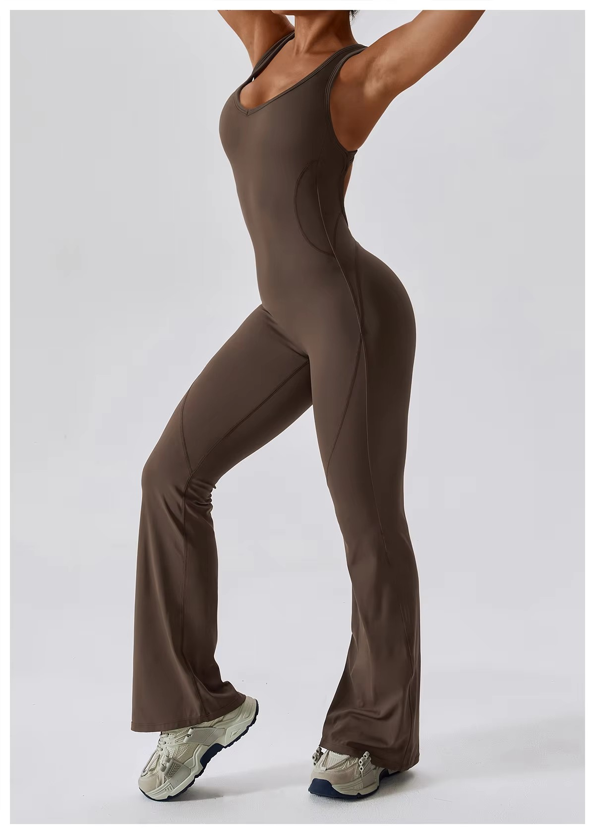 combinaison pour femme dos nu matière stretch  coupe flaire marron 