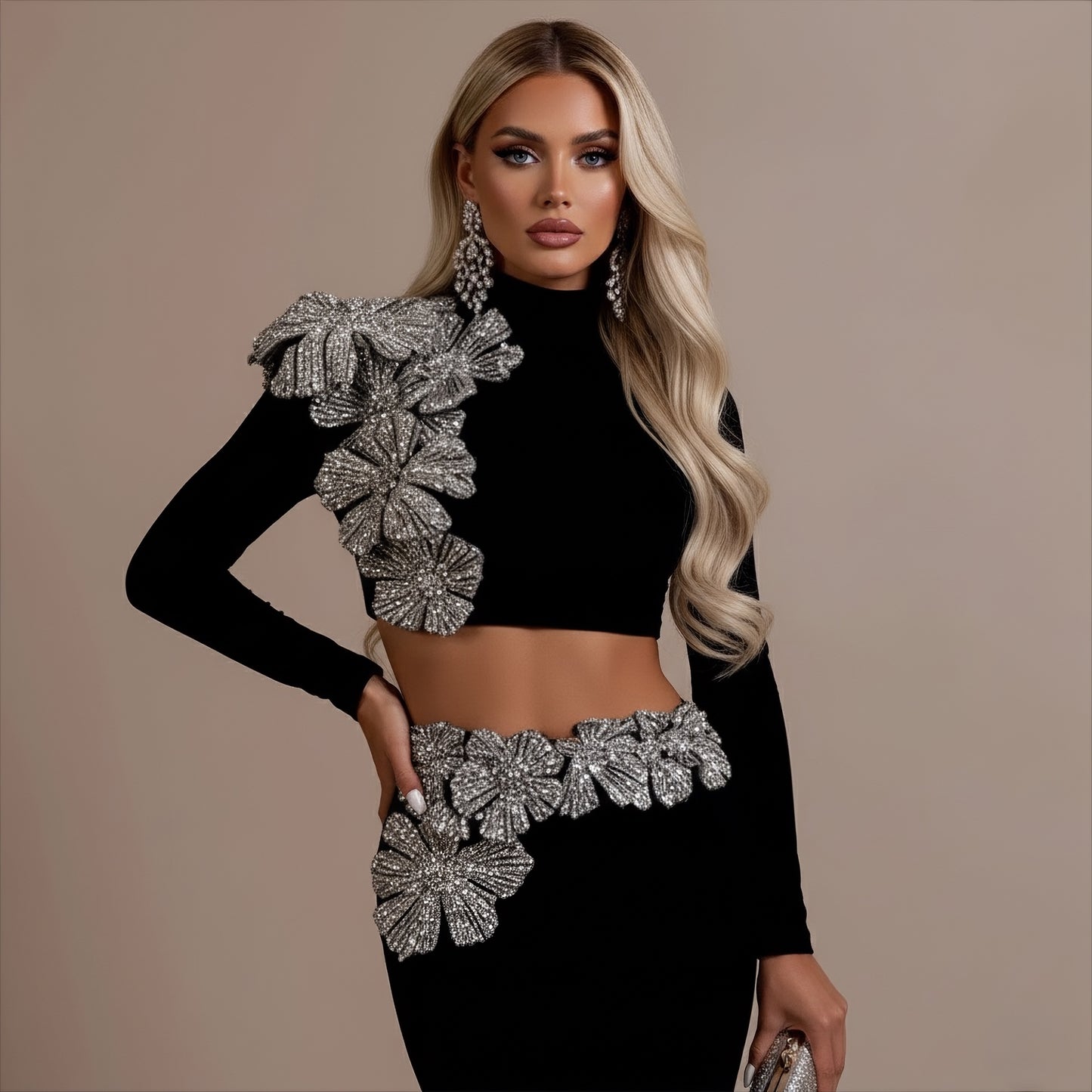 ensemble pour femme en bandage haute qualité crop top manches longue avec détails strass jupe longue avec strass 