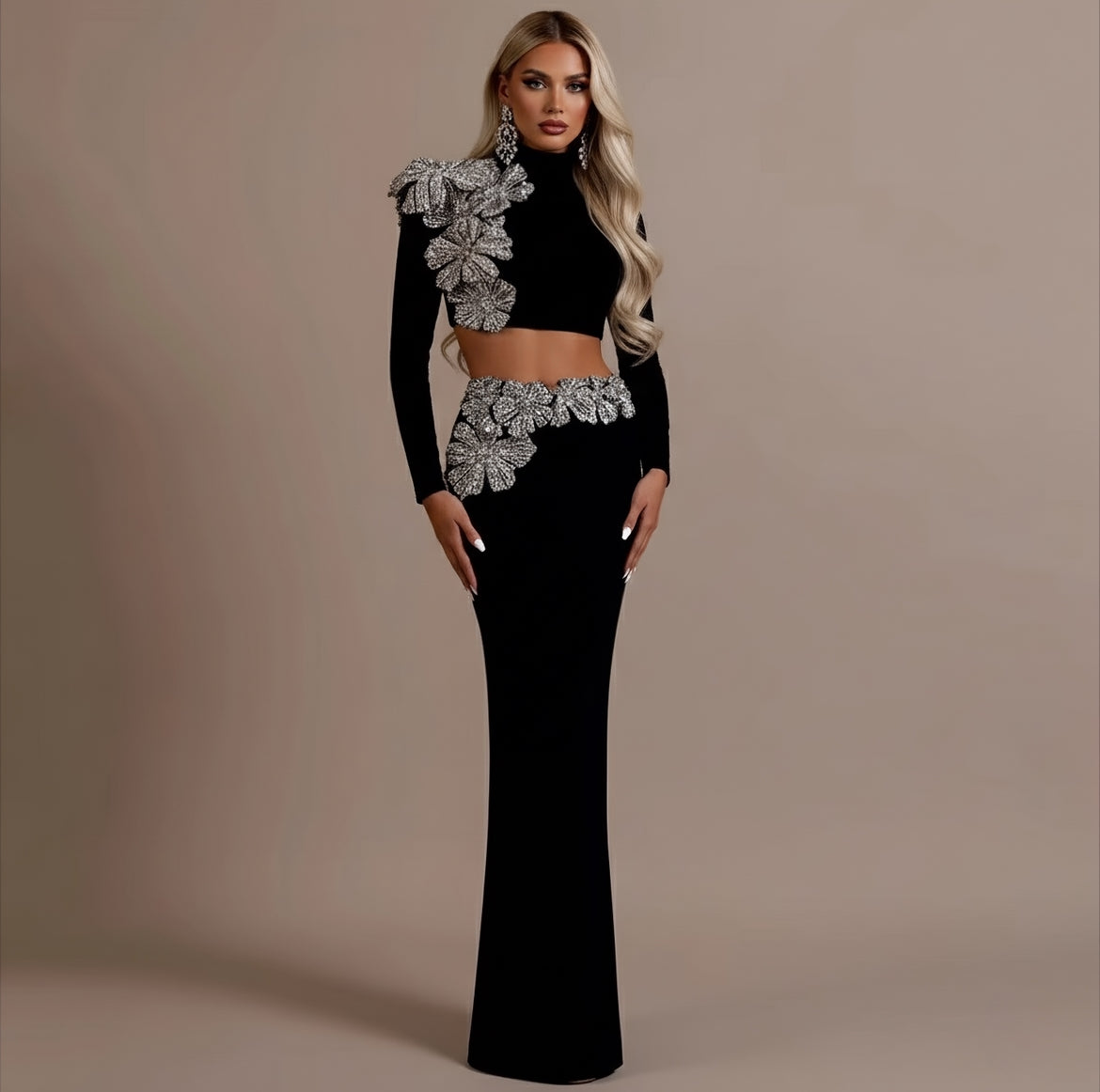 ensemble pour femme en bandage haute qualité crop top manches longue avec détails strass jupe longue avec strass 