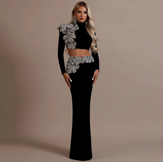 ensemble pour femme en bandage haute qualité crop top manches longue avec détails strass jupe longue avec strass 