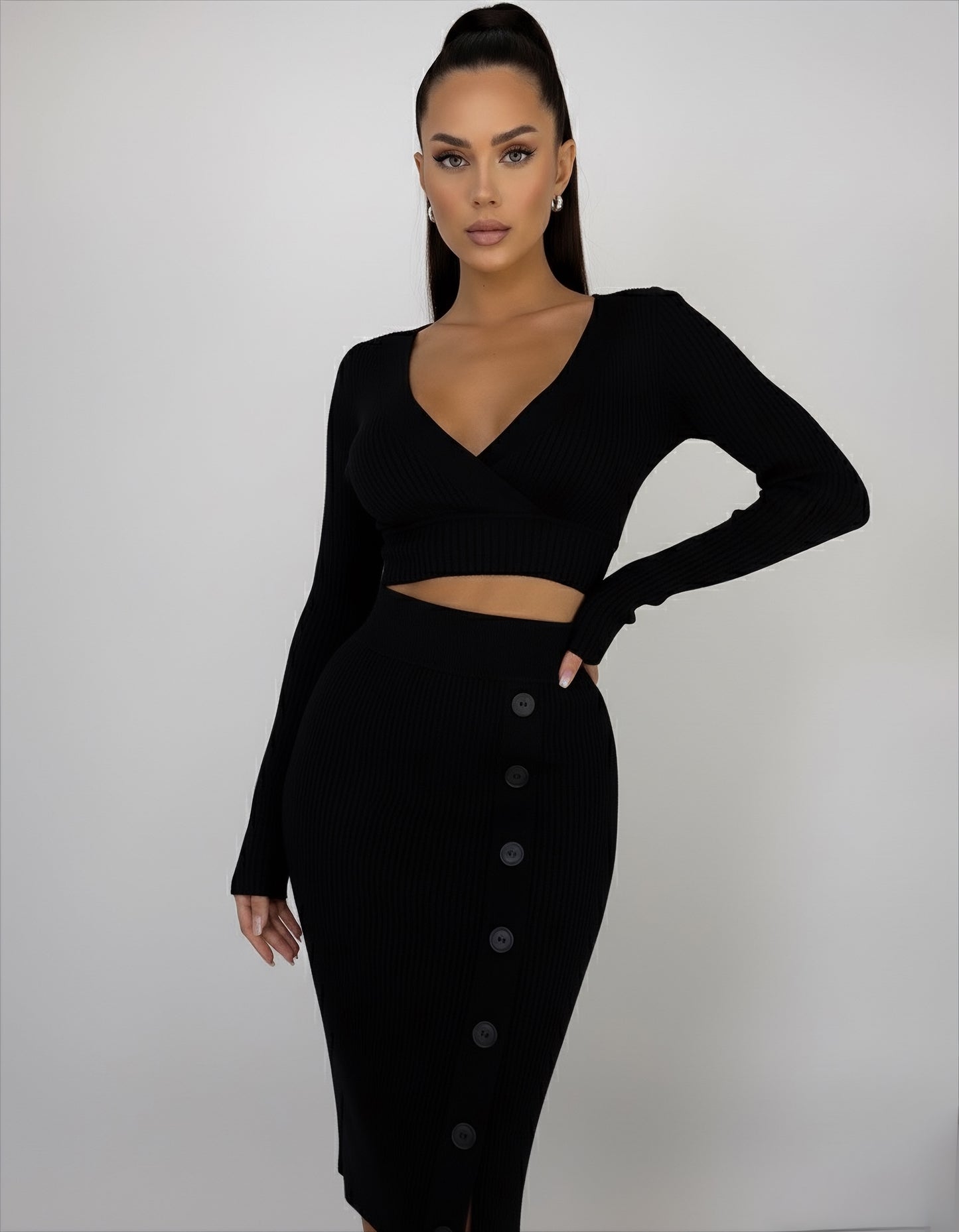 ensemble deux pièces pour femme crop top manches longue et jupe longue côtelé avec boutons sur le coté , noir