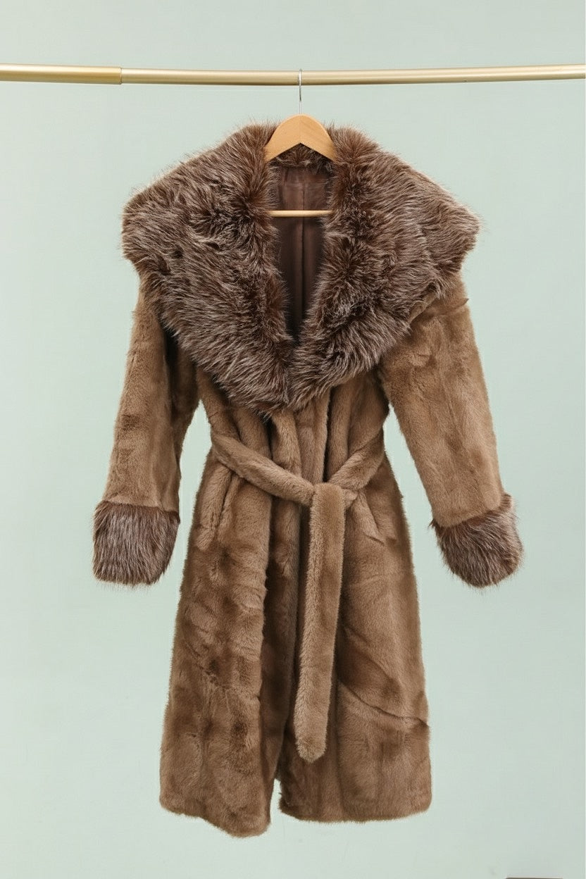 Manteau élégant pour femme en fausse fourrure avec ceinture amovible assortie hiver 2025-2026