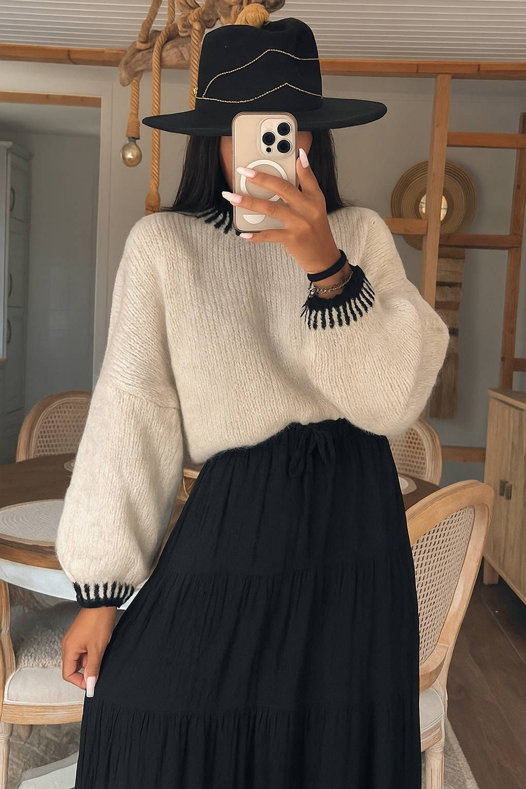 pull femme noir et beige coupe oversize