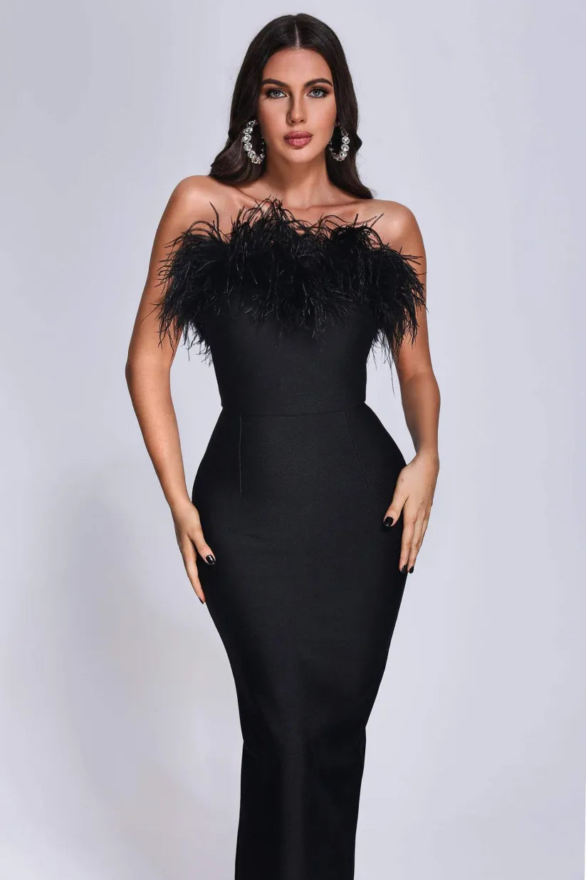 robe-bandage-bandeau-noire-a-plumes