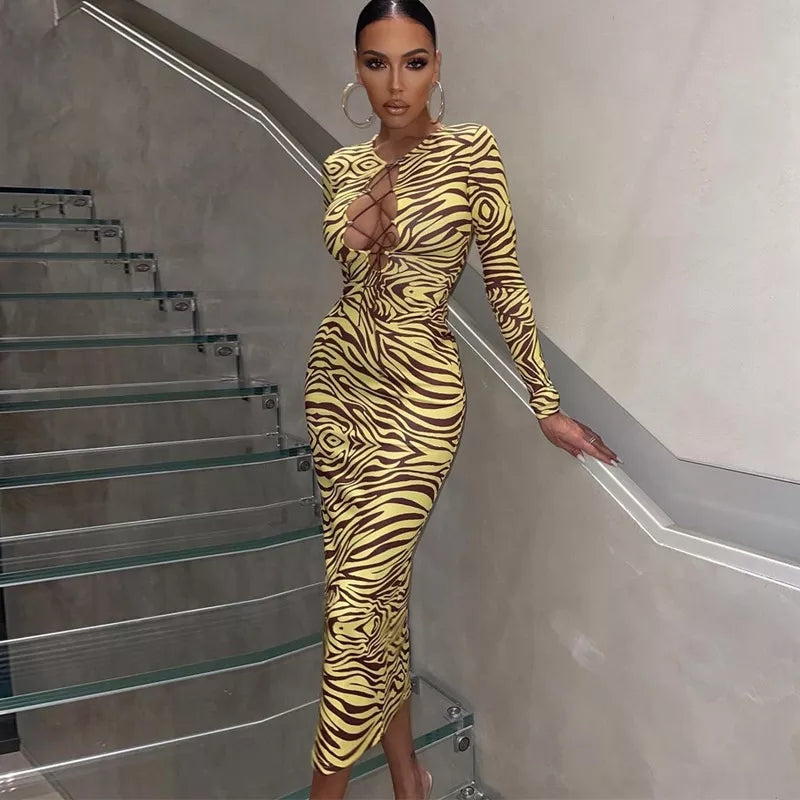 robe-moulante-femme-sexy-jaune-et-marron-motif-zebre-lacet-decolete 