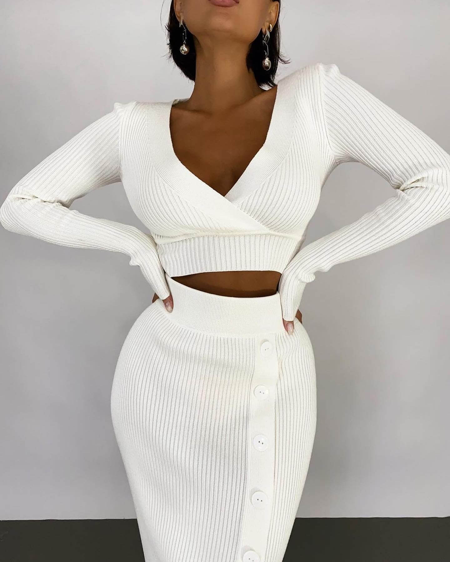 ensemble-femme-jupe-et-crop-top-manches-longues-cotele-blanc